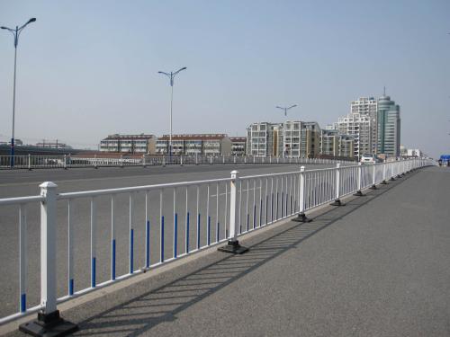 道路<a href='http://www.i48lz.cn' target='_blank'><u>護欄</u></a>