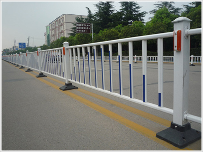 道路<a href='http://www.i48lz.cn' target='_blank'><u>護欄</u></a>